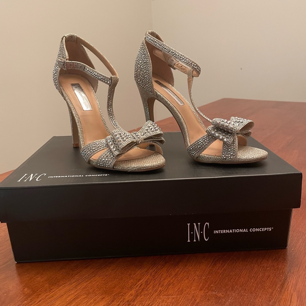 International Concepts Heels - Silver